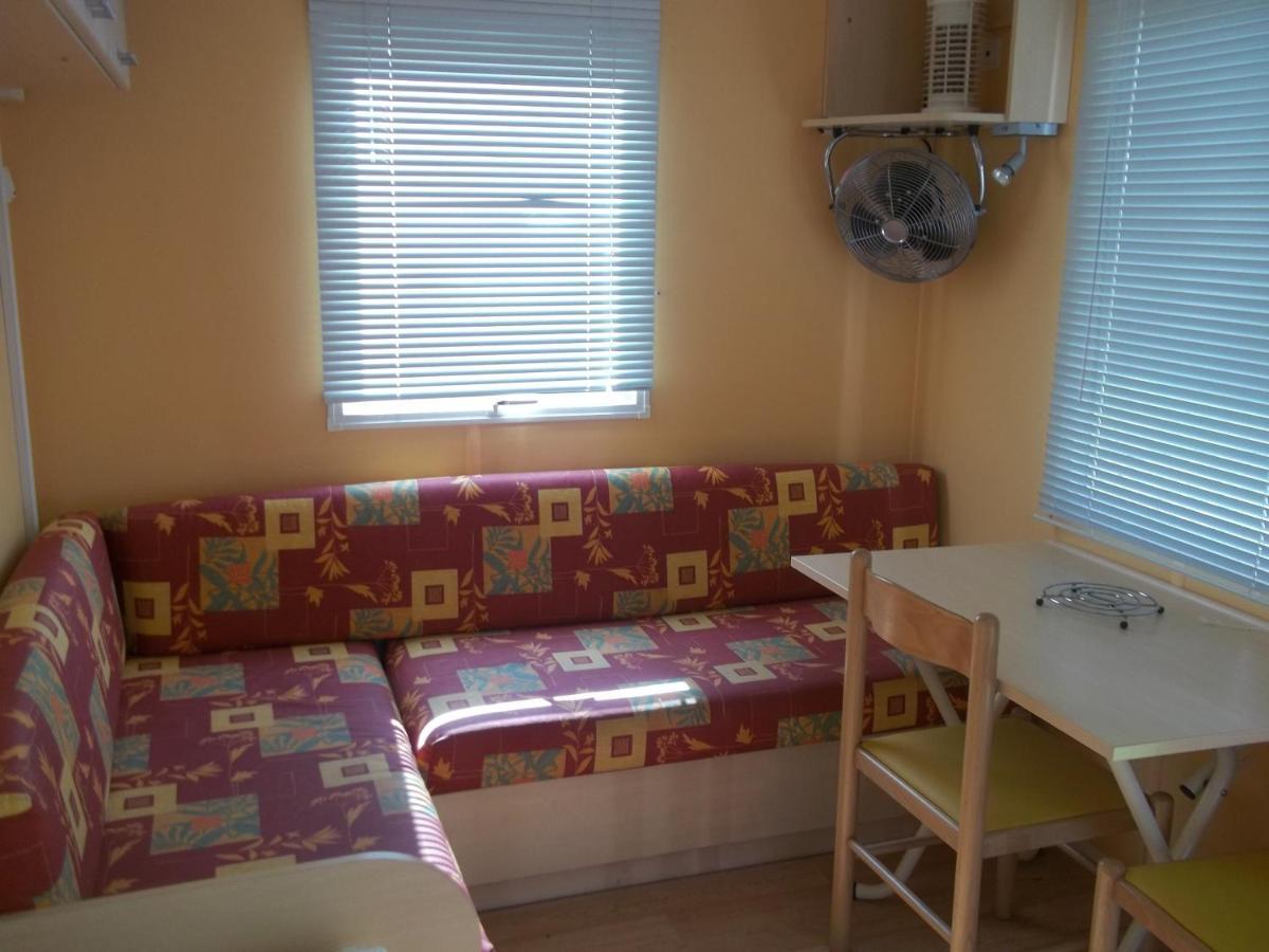 Lesseux Camping Aire Du Gros Pre מראה חיצוני תמונה